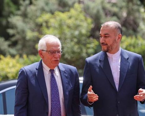 اتحادیه اروپا به وزیر خارجه ایران: فورا اعدام و سرکوب مردم را متوقف کنید