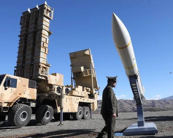 "أسوشييتد برس": إيران بدأت إعادة بناء منشآت إنتاج الصواريخ المدمّرة