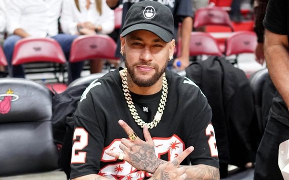 هوادار برزیلی اموالش را به نیمار بخشید