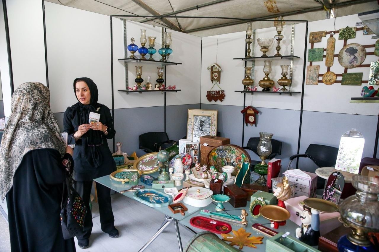 نسخه جمهوری اسلامی برای اقتصاد دیجیتال: اینترنت را ببند، غرفه اجاره بده