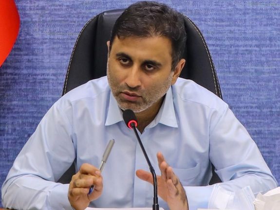 نماینده چابهار: نمیشود مردم ریاضت بکشند و آقازادهها به آمریکا و اروپا بروند