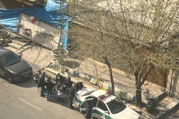 شهروندان: ادارات و کلانتریها برای خدمات عادی هم رشوه و زیرمیزی میگیرند