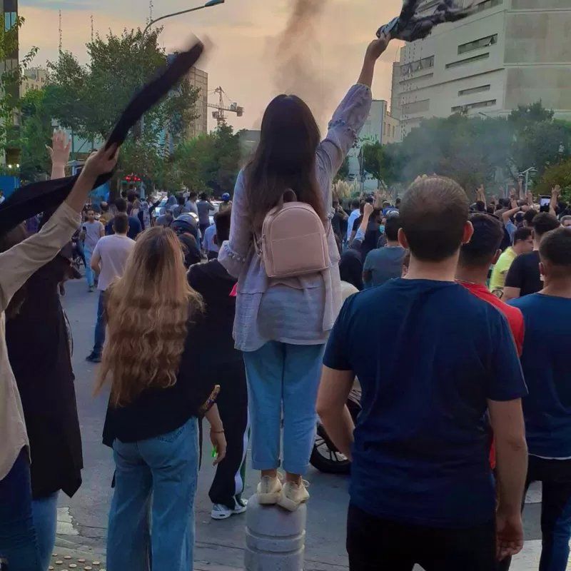 بيان "ضرورة التضامن" للفنانين الإيرانيين يؤكد: على الغرب التوقف عن "استرضاء نظام طهران"