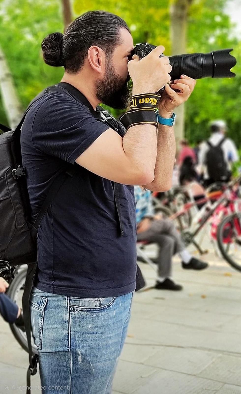 در ادامه موج تازه سرکوب بهاییان؛ آرتین غضنفری، عکاس خبری دستگیر شد