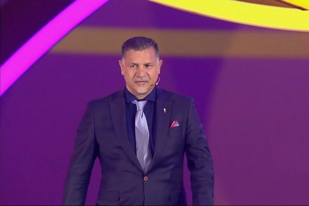 المدرب الإيراني علي دائي يكشف عن "تهديدات لا حصر لها" بسبب دعمه الانتفاضة