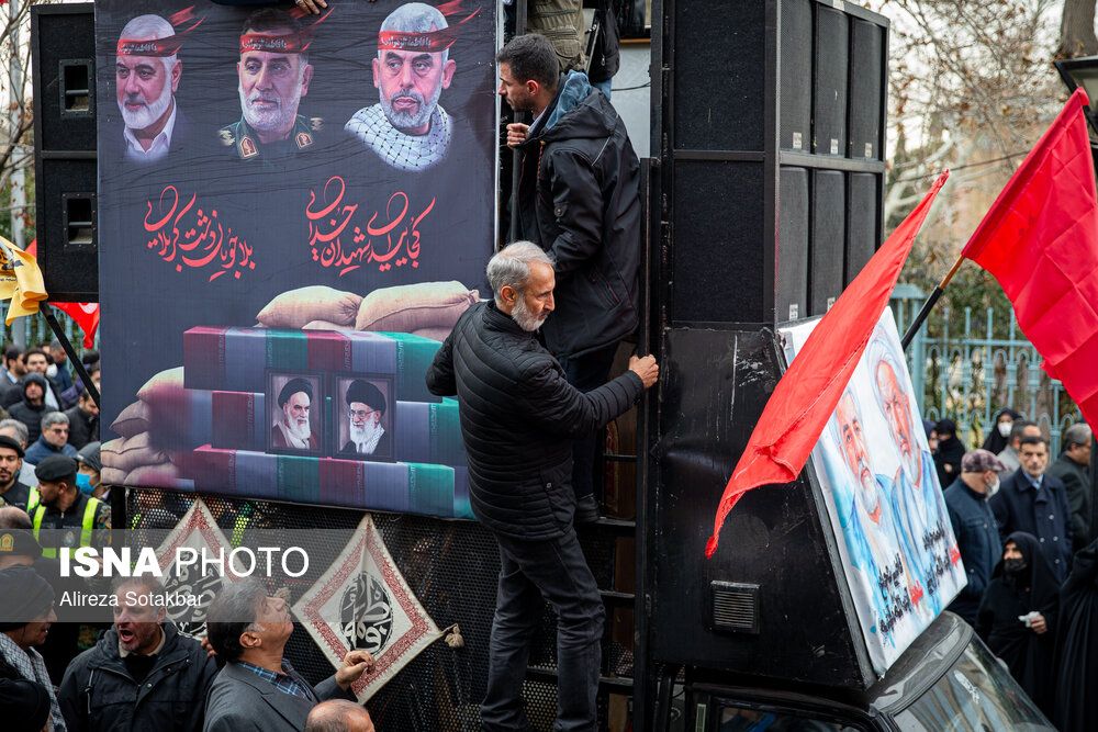 حمید نوری در مراسم تشییع جنازه رازینی و مقیسه