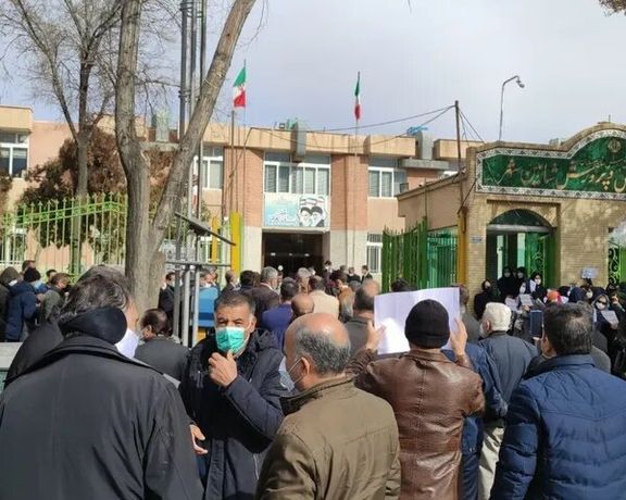 خروج المعلمين المحتجين في جميع أنحاء إيران بعد يومين من الاعتصام بالمدارس