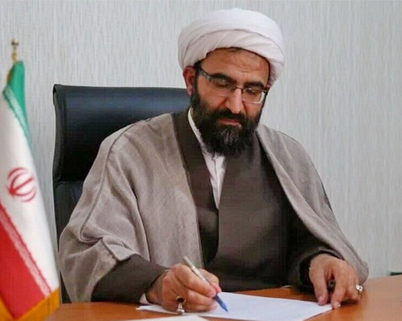 مدير حوزة طهران يحذر من اعتداءات موالين للنظام على "غير المحجبات"