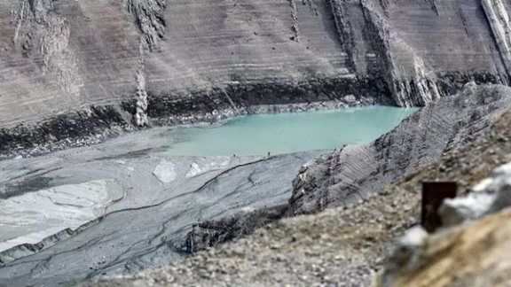 مسؤول إيراني: سد كرج على وشك النفاد ومخزون المياه يكفي 15 يوماً فقط