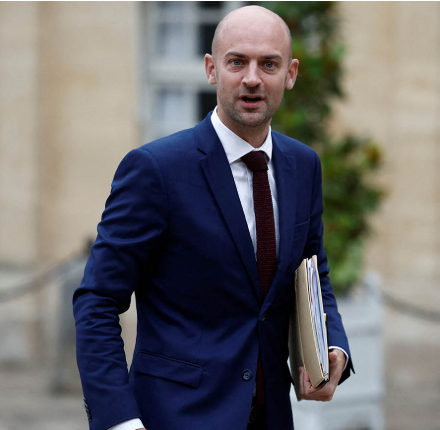 وزیر خارجه فرانسه: از تروریستی اعلام کردن سپاه پاسداران حمایت می‌کنیم