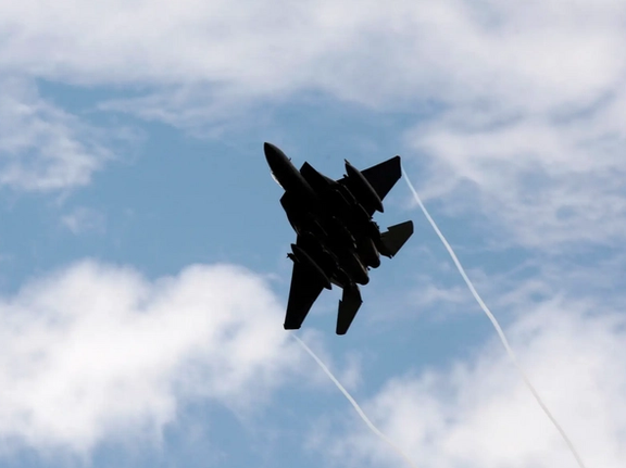 دو جنگنده اف-۱۵ آمریکا به یک انبار اسلحه مورد استفاده سپاه در شرق سوریه حمله کردند