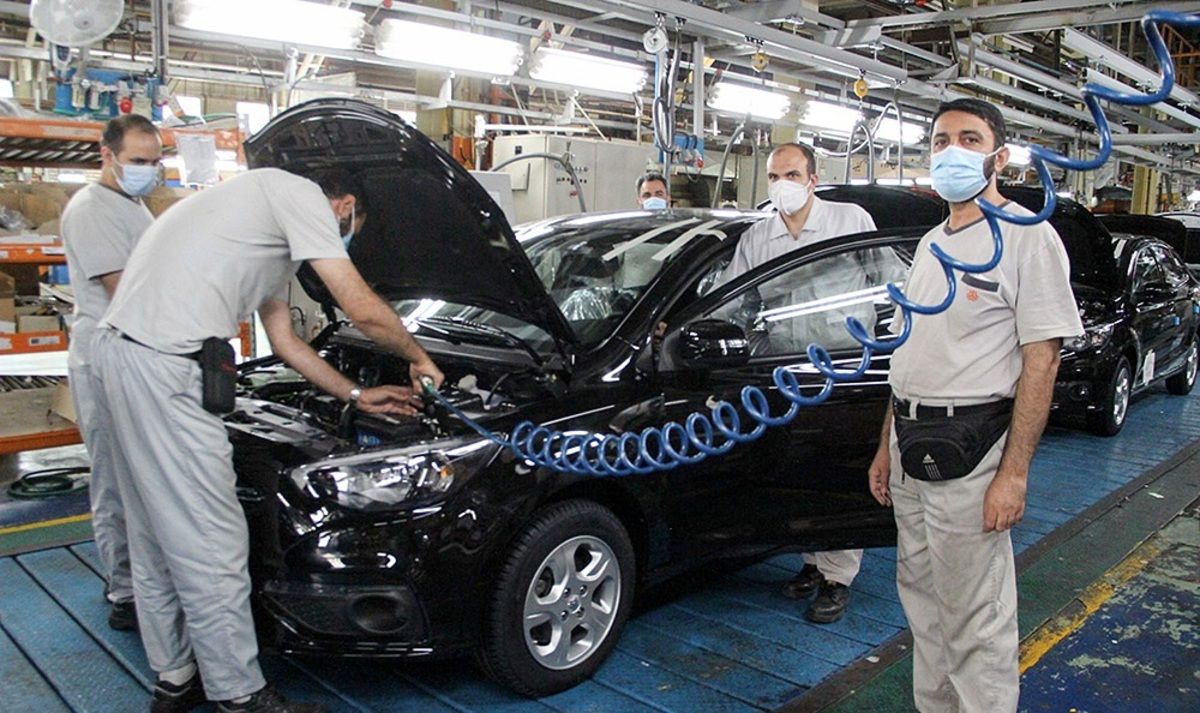 A production line in Saipa car factory  