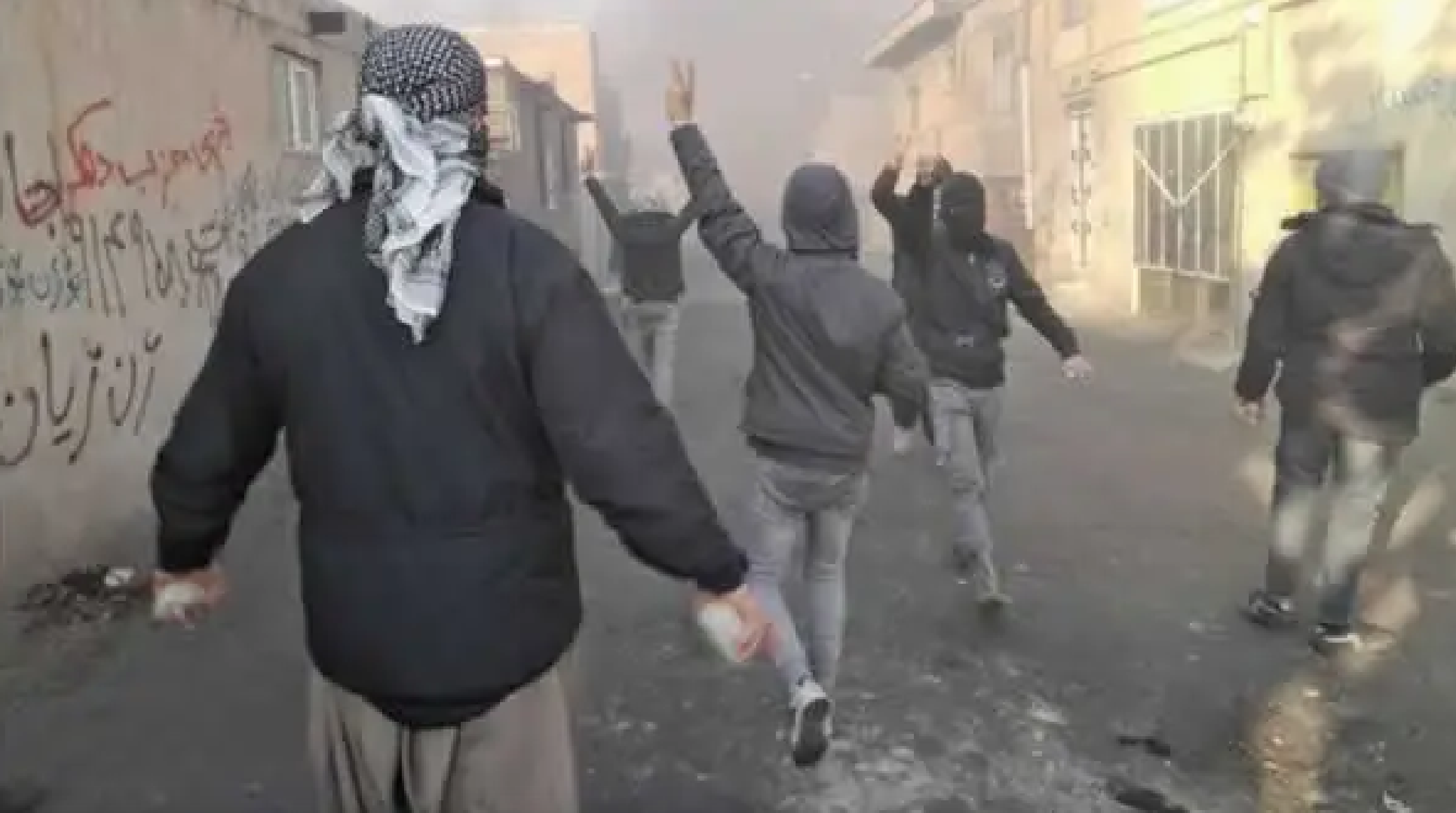 استمرار مقاومة المدن الكردية رغم القمع العنيف وإطلاق النار من قبل قوات الأمن الإيرانية