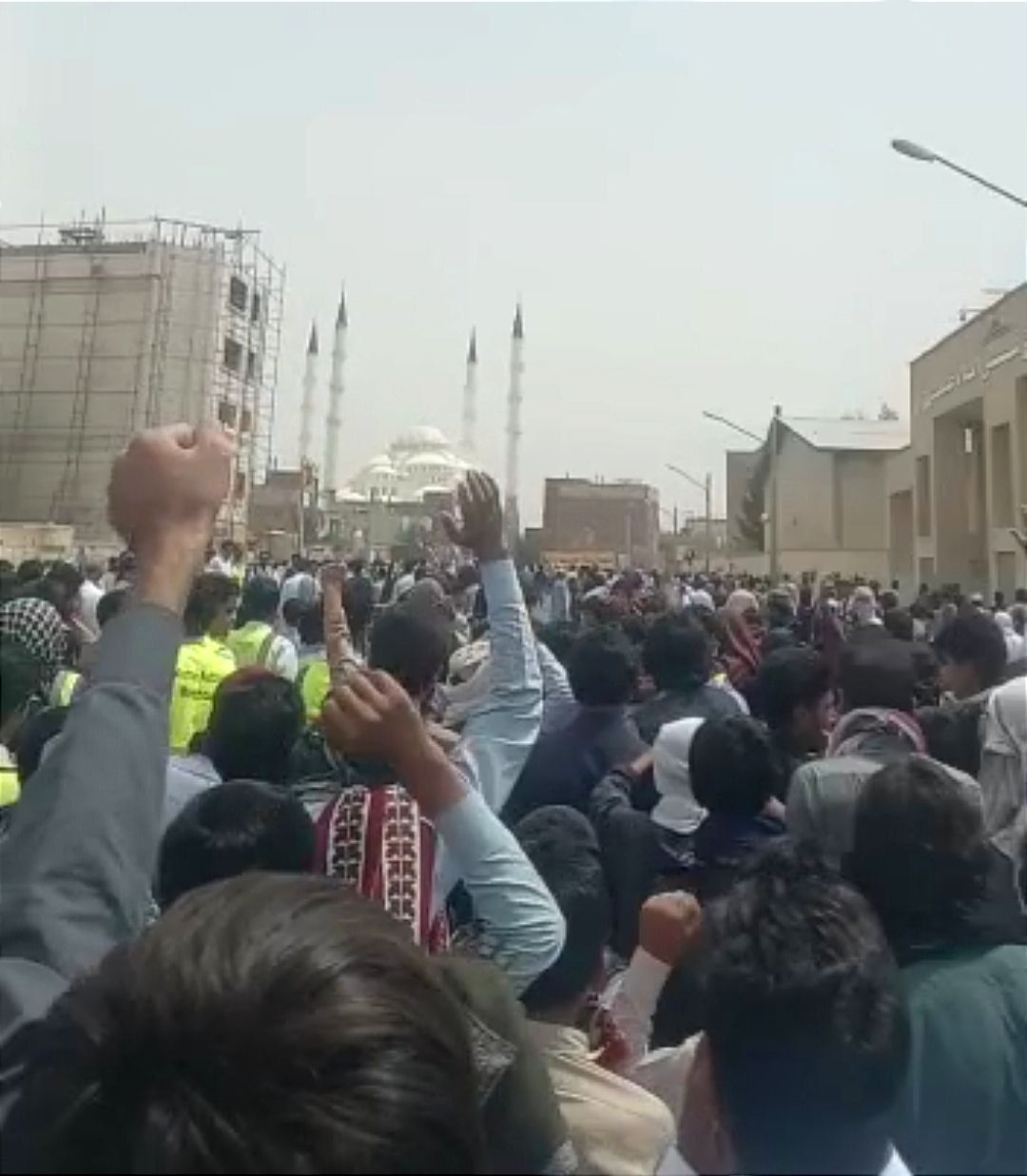 سی‌ویکمین جمعه خشم و اعتراض در زاهدان؛ مردم علیه علی خامنه‌ای و «جمهوری اعدامی» شعار دادند