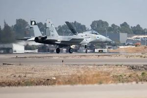 اسرائیل آماده عملیات نظامی علیه ایران؛ آمریکا کارکنانش را از عراق خارج میکند