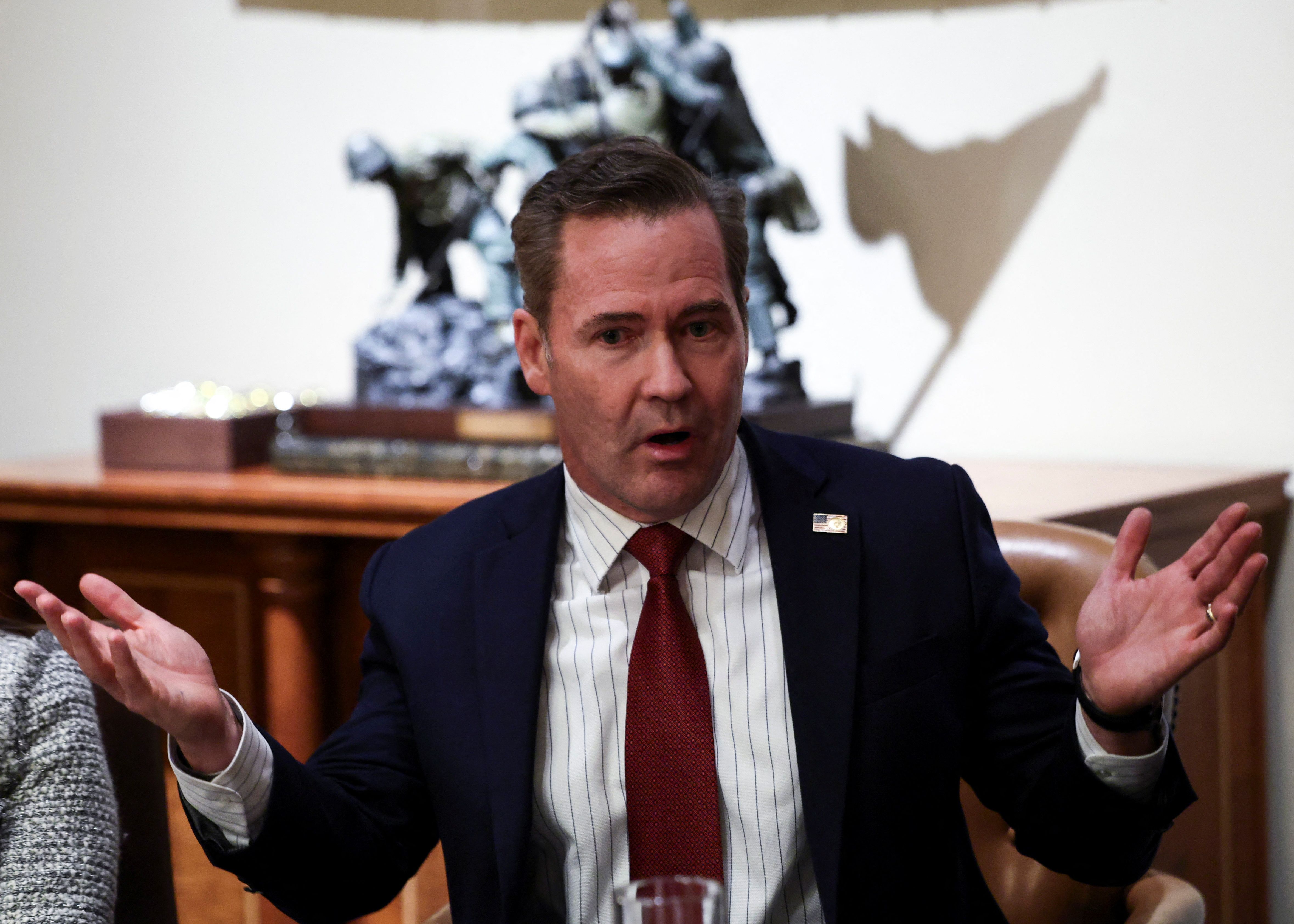 نیویورک‌تایمز: مشاوران ترامپ با مشاور امنیت ملی آمریکا درباره حمله به ایران اختلاف دارند