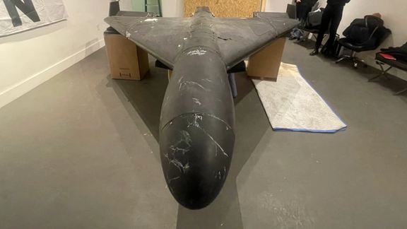 واشنطن تعرض طائرة انتحارية إيرانية.. دليل جديد على تدخل طهران في حرب أوكرانيا