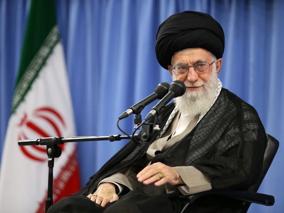 خامنئي يشبه نفسه بنبي الله موسى وصواريخ الحرس الثوري بعصاه