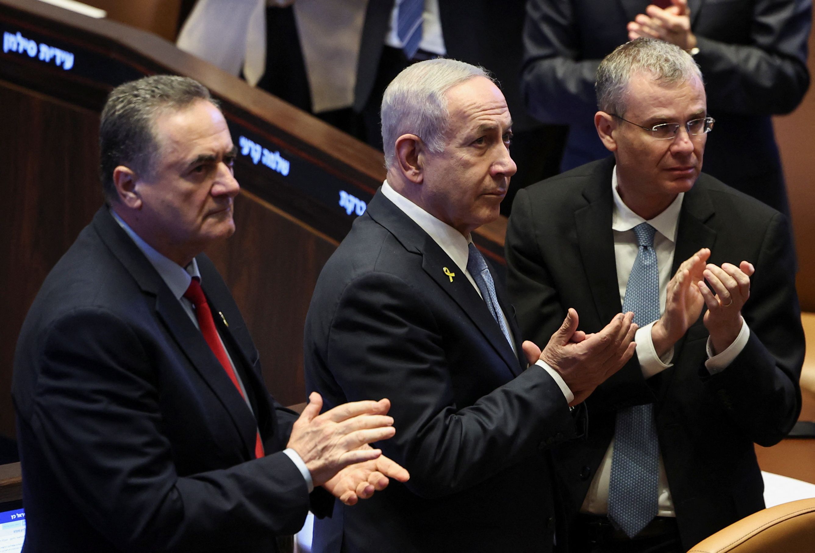 وزیر دفاع اسرائیل: باید به تمام سازوکارهای سرکوب مردم ایران مانند بسیج و سپاه ضربه زد