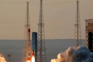 هاآرتص: جمهوری اسلامی بهدنبال استفاده از موشکهای ماهوارهبر برای حمل کلاهک اتمی است