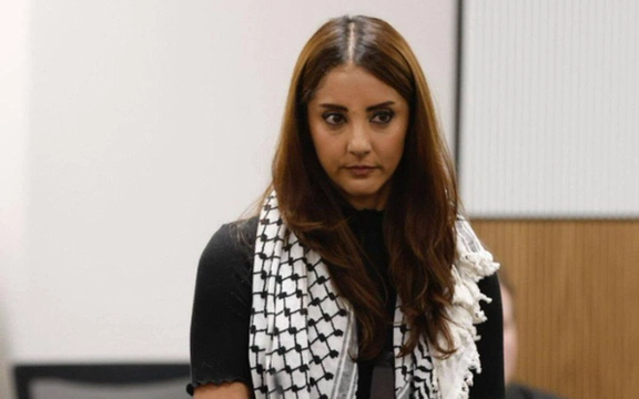 گلریز قهرمان، نماینده سابق پارلمان نیوزیلند، ۱۶۰۰ دلار برای دزدی جریمه شد