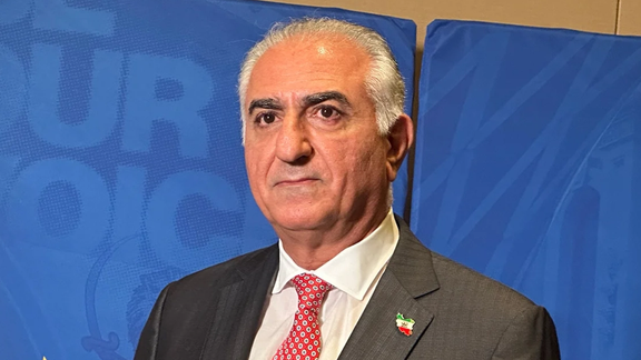 شاهزاده پهلوی پس از تروریستی خوانده شدن سپاه در اروپا: وقت اقدام برای گذار به دموکراسی است