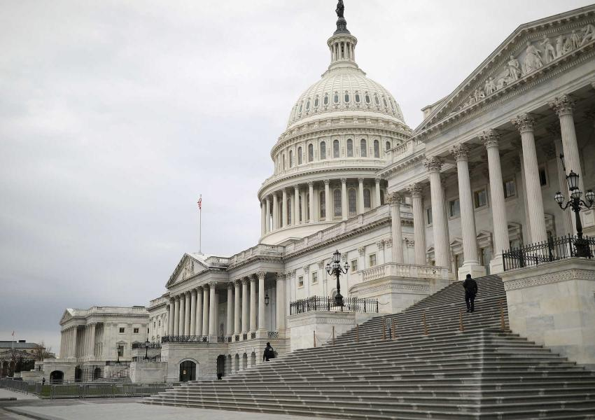 سنای آمریکا لایحه هزار و ۹۰۰ میلیارد دلاری بایدن برای مقابله با پیامد‌های کرونا را تصویب کرد