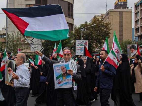 استطلاع: الإيرانيون يرفضون العداء مع إسرائيل ويطالبون بالتوقف عن دعم الميليشيات الإقليمية