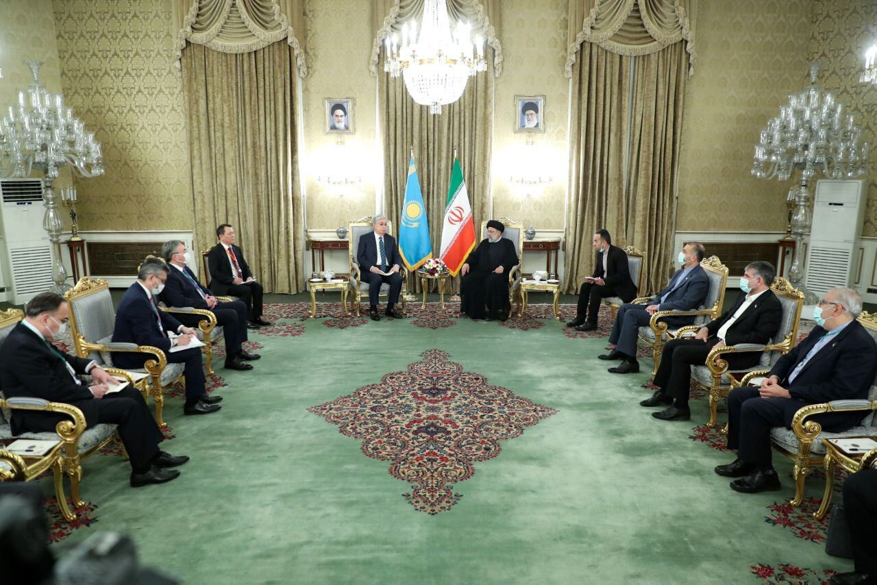 Kazakhstan's president Kassym-Jomart Tokayev and Iranian President Ebrahim Raeisi (June 19, 2022)