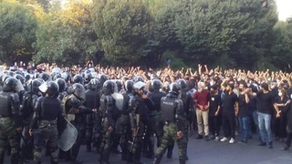 Politicians Speak Of Inefficiency, Widening Divides In Iranian Society