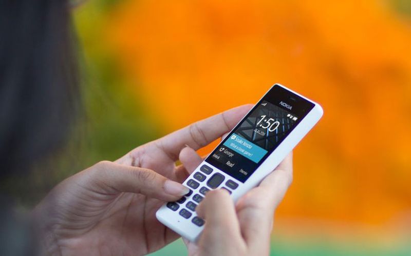 وزارت صنعت، معدن و تجارت، واردات گوشی‌های دکمه‌دار را به ایران ممنوع کرد