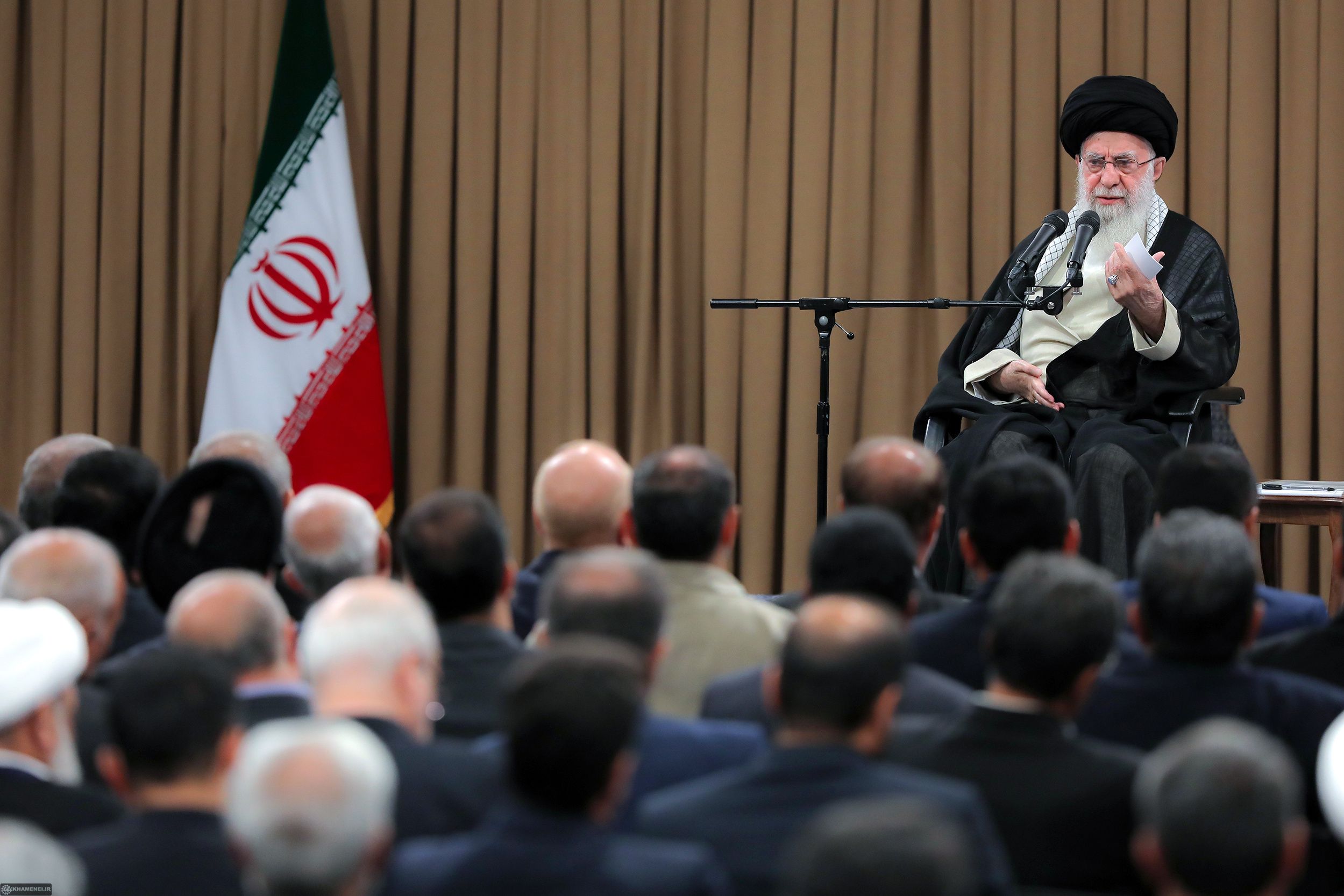 خامنه‌ای تکلیف پزشکیان را در زمینه سیاست خارجی و تعیین وزرا مشخص کرد