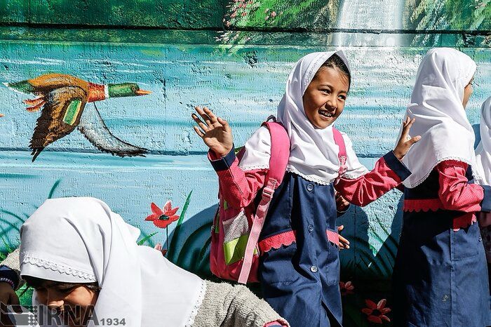 آیین‌نامه جدید آموزش و پرورش هزاران دانش‌آموز افغانستانی را از تحصیل در ایران محروم کرد