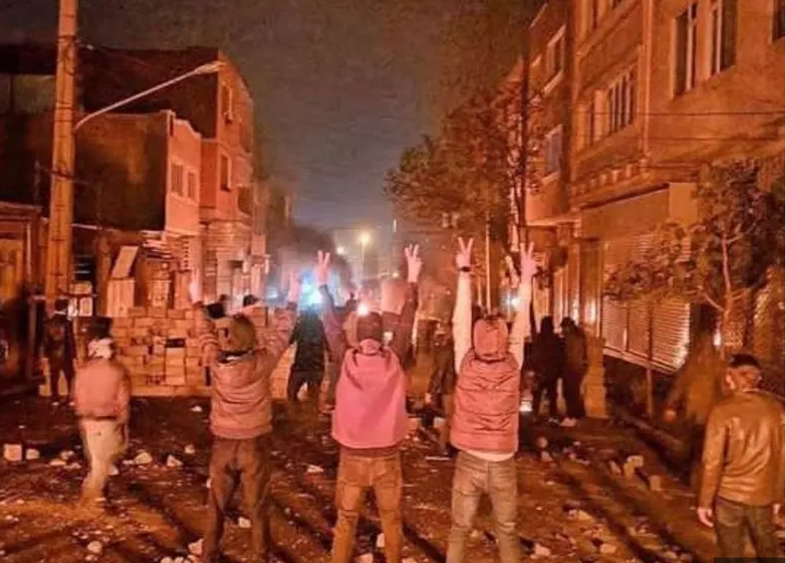 خیزش انقلابی علیه جمهوری اسلامی در ایران و کشورهای مختلف ادامه دارد