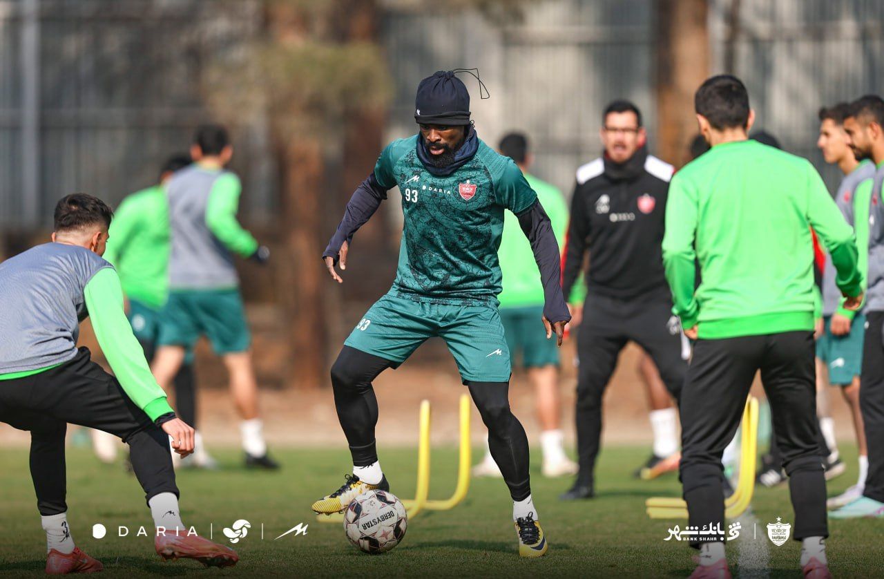 جلسه مدیران پرسپولیس با سرژ اوریه برای فسخ قرارداد ۶۰۰ هزار دلاری