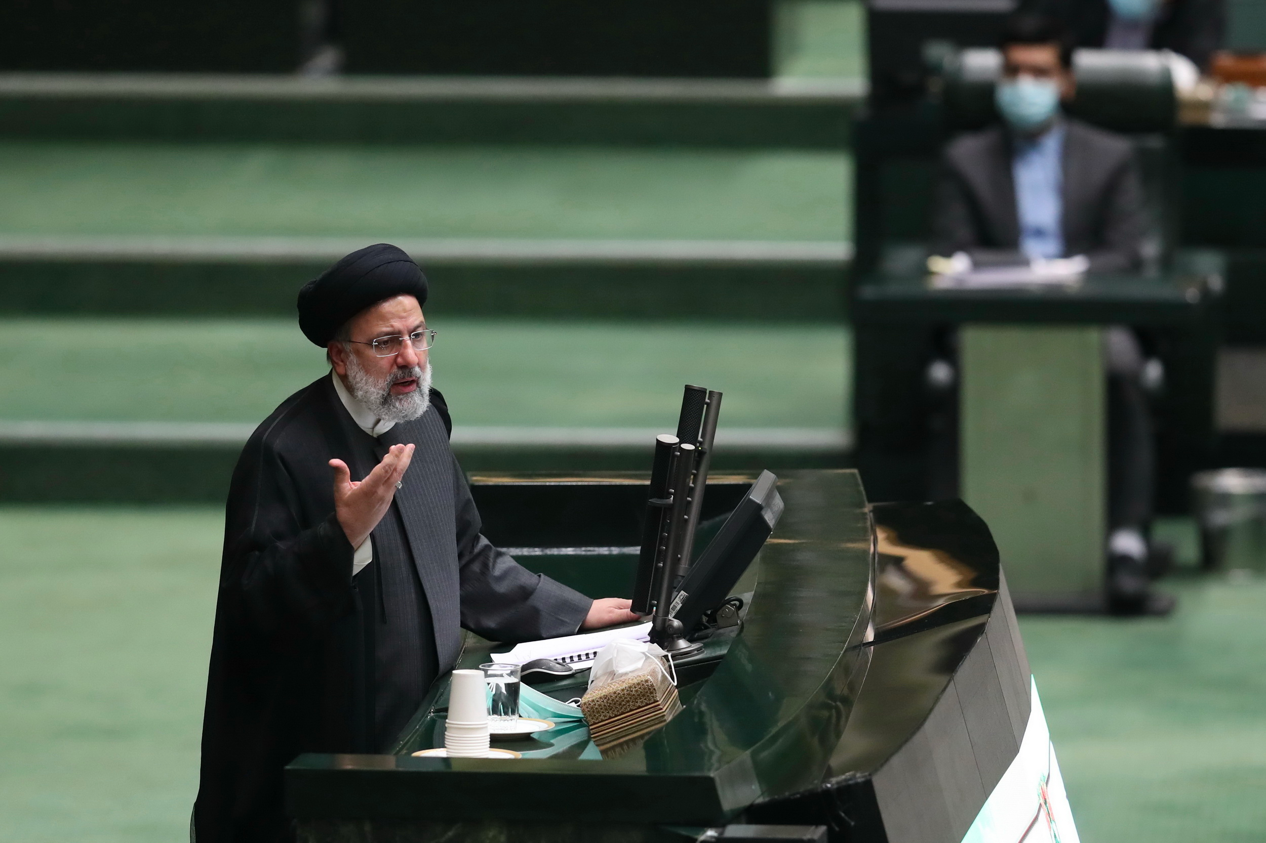 بنا بر لایحه بودجه ۱۴۰۱؛ نیروهای مسلح نفت خام می‌فروشند