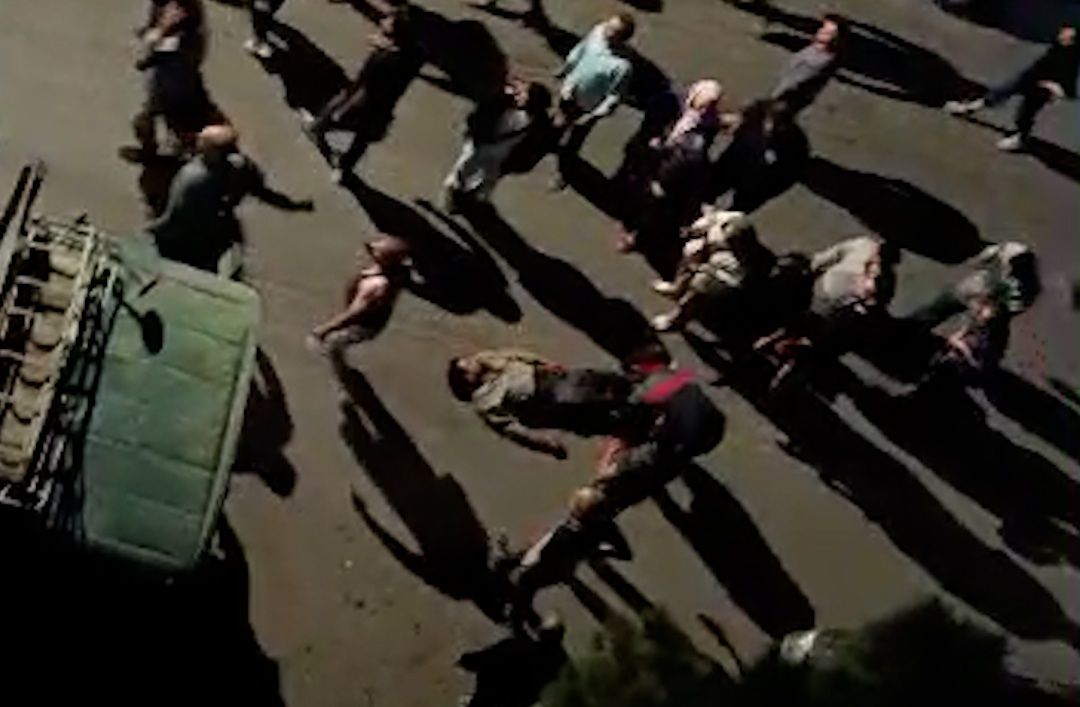 تیراندازی نیروهای بسیج به شهروندی در اصفهان او را مجروح و راهی بیمارستان کرد