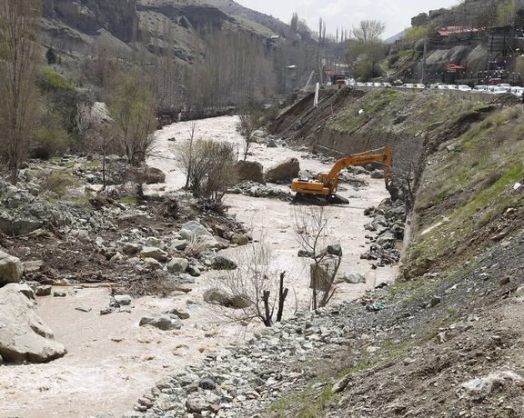 سایت رویداد ۲۴ گزارش داد که رودخانه جاجرود به طور کامل خشک شده است