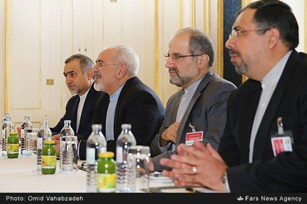 غلامحسین محمدنیا نفر اول از راست