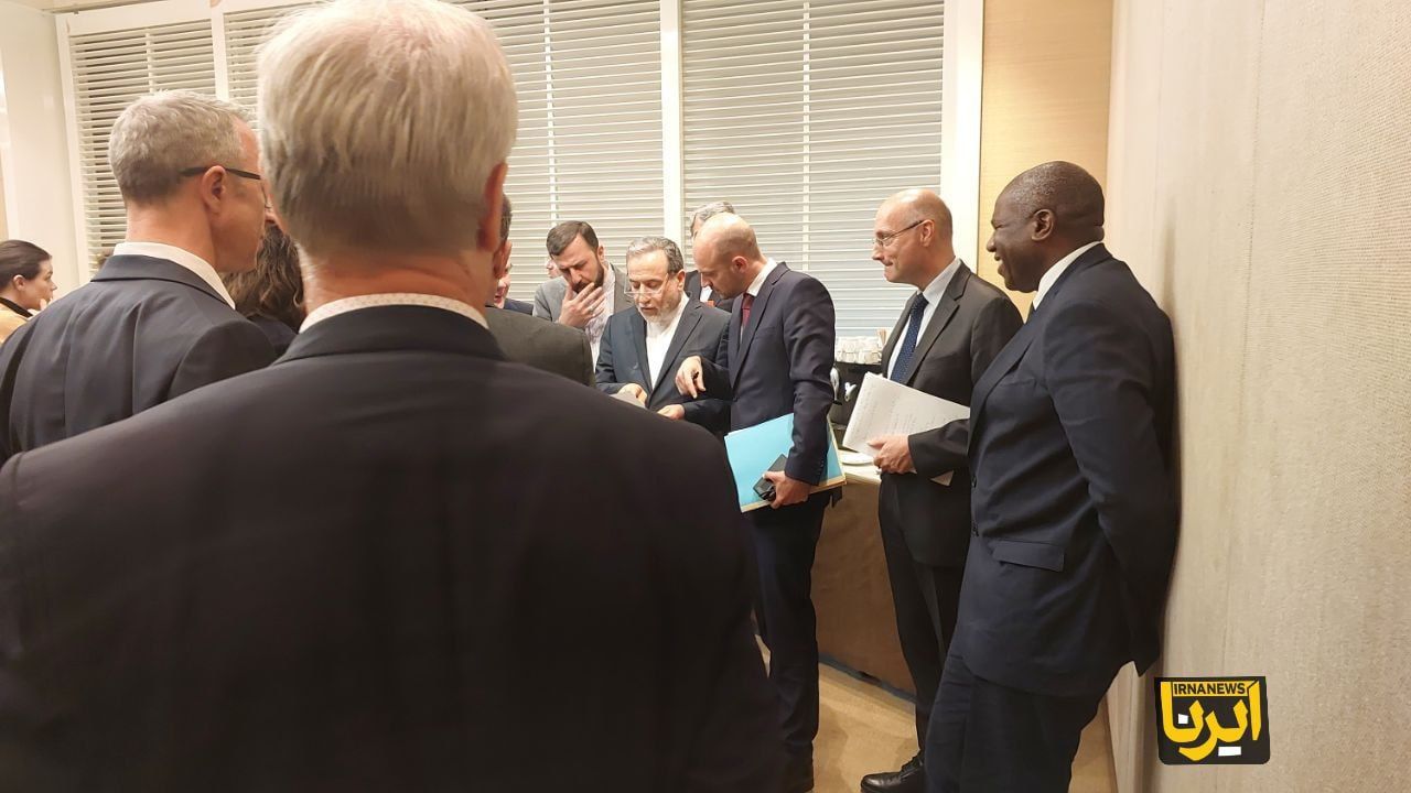 وزیران امور خارجه سه کشور اروپایی برای ادامه گفت‌وگو با جمهوری اسلامی اعلام آمادگی کردند