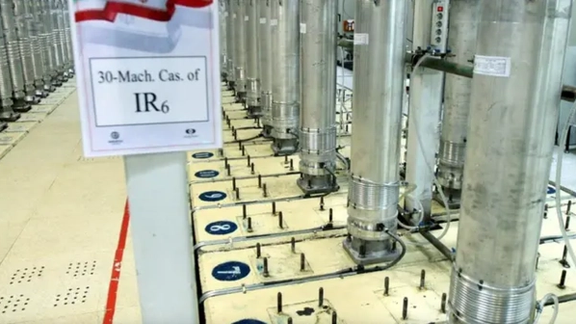 نیویورک تایمز: اسرائیل اکنون را بهترین فرصت برای نابودی تاسیسات اتمی ایران میداند