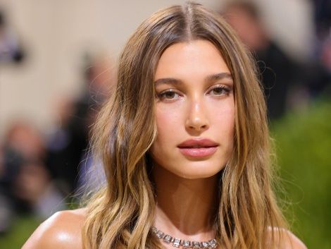 هیلی بیبر، مدل آمریکایی، جان باختن مهسا امینی را در اینستاگرام استوری کرد