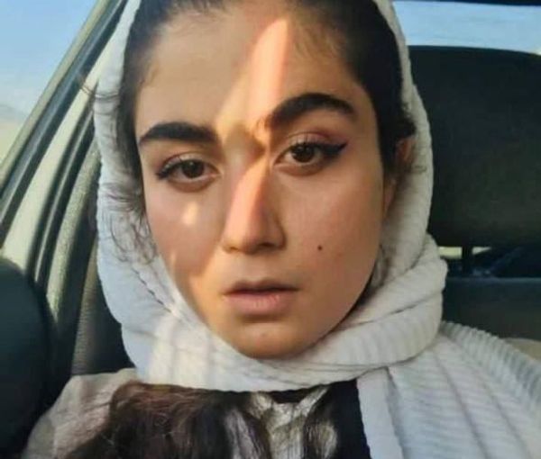 الأمن الإيراني يتحرش جنسيا بناشطة بعد اعتقالها بسبب رفضها الحجاب الإجباري