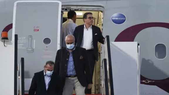 سیامک نمازی، مراد طاهباز و عماد شرقی که در جریان توافق مبادله زندانیان بین آمریکا و ایران آزاد شده بودند، ۲۷ شهریور ۱۴۰۲ وارد قطر شدند.