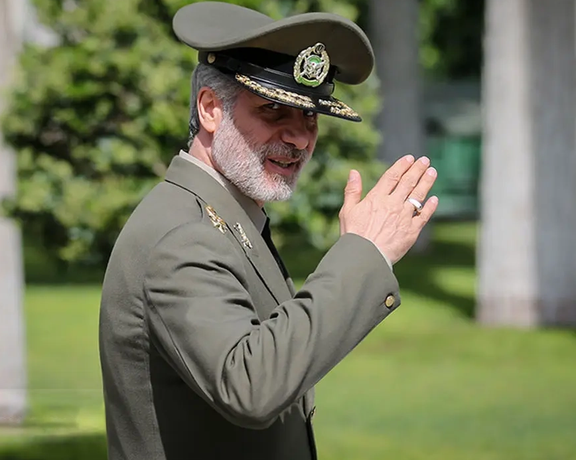 فرمانده کل ارتش جمهوری اسلامی: امروز از روزهای دیگر آمادهتریم