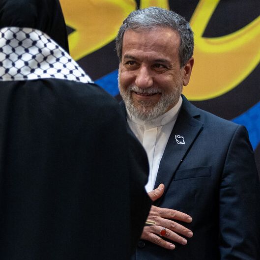 عراقچی: امیدوارم اروپا از مکانیزم ماشه استفاده نکند