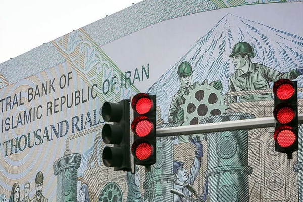رویترز: جمهوری اسلامی نگران شروع اعتراضات سراسری بهدلیل فشار اقتصادی آمریکاست