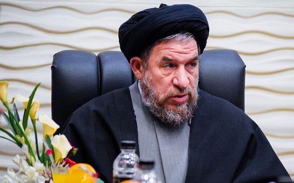 نماینده تبریز خطاب به سایر نمایندگان: نباید از قبرخوابی و قبرفروشی صحبت کنید