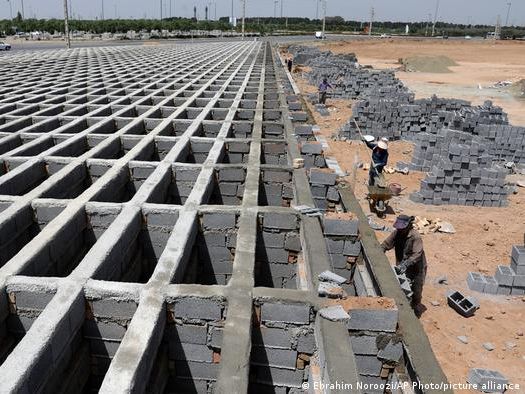 آمار وزارت بهداشت: طی ۱۰ روز گذشته، در هر ساعت ۲۱ نفر در پی ابتلا به کرونا جان باختهاند
