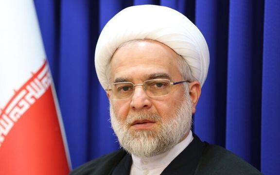 نماینده خامنهای در کردستان: اگر روی مزار مهسا امینی سایهبان بزنیم، ممکن است تجمع کنند